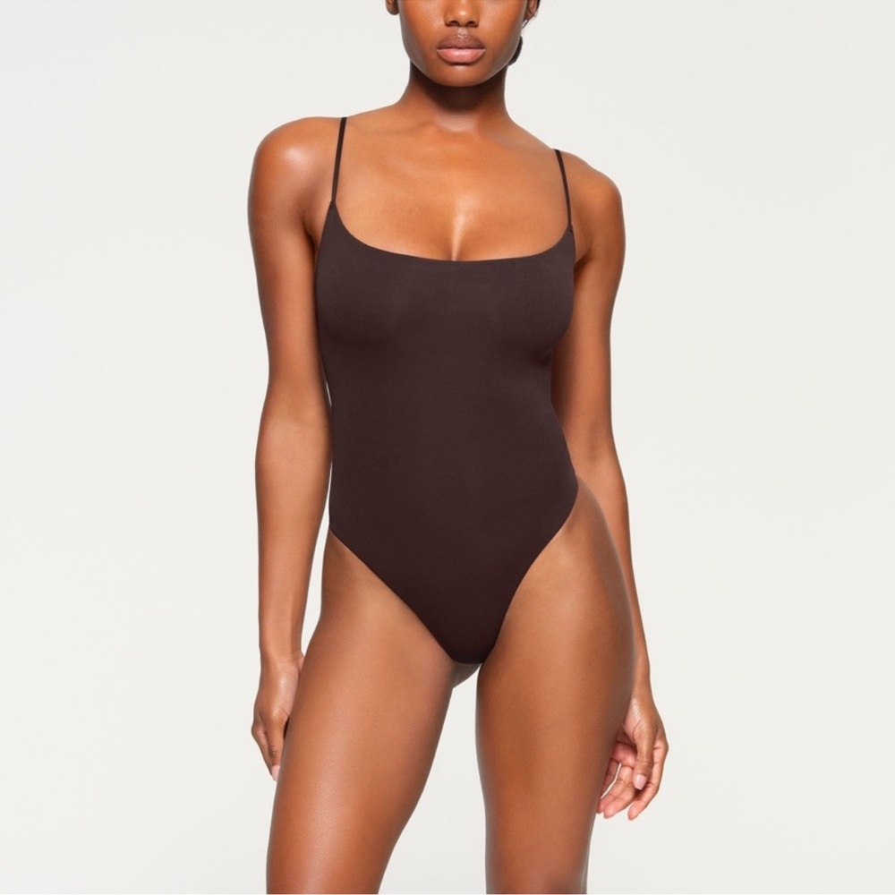 FITS EVERYBODY CAMI BODYSUIT